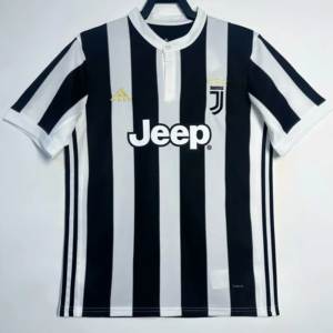 Juventus retro hemmatröja vuxen 2017/18 svartvit matchtröja med nya J-logotypen och Dušan Vlahović namn och nummer tryck