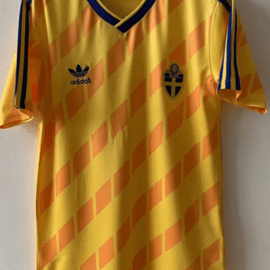 Sverige Retro hemmatröja vuxen matchtröja med eget namn och nummer tryck
