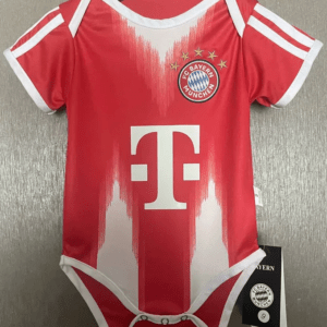 Bayern Munich babykläder 2026 hemma krypoverall för baby
