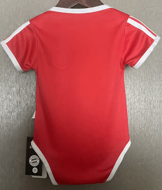Bayern Munich babykläder 2026 hemma krypoverall för baby
