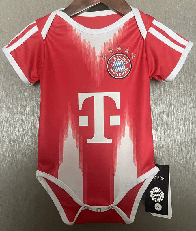 Bayern Munich babykläder 2026 hemma krypoverall för baby