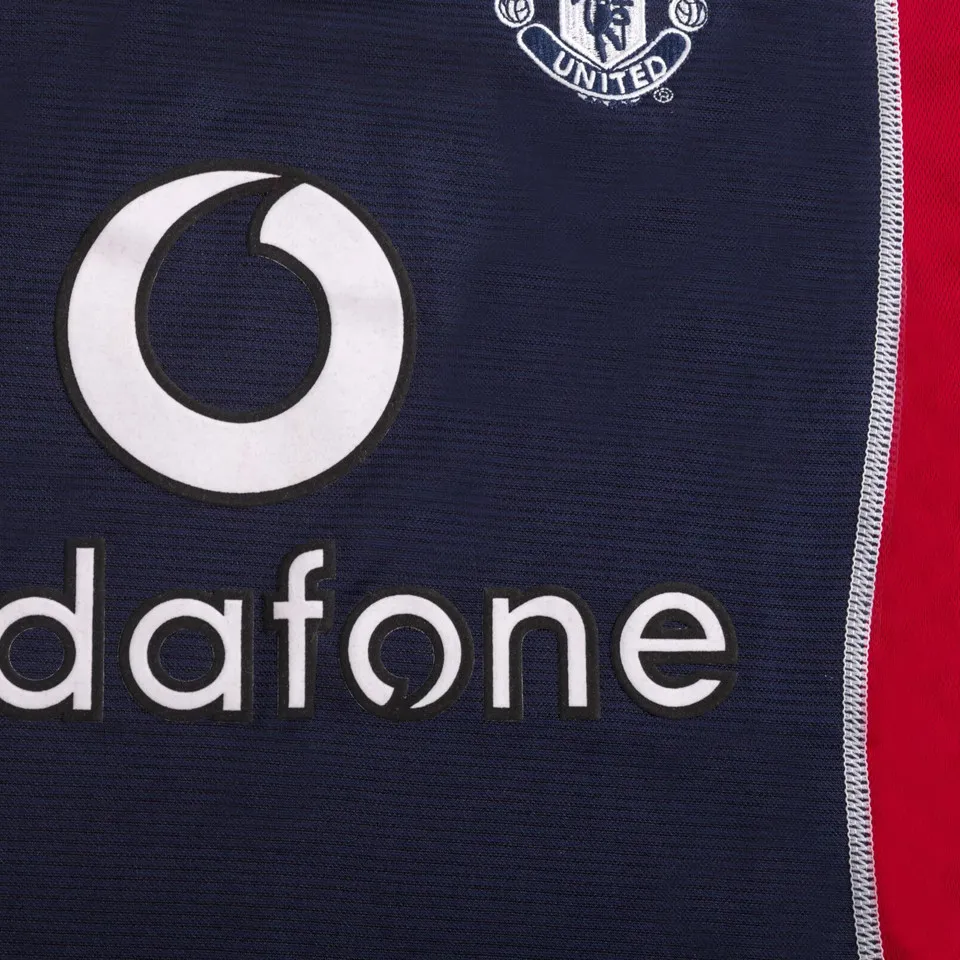 Manchester United tredjetröja retro 2001/02 baksida med namn och nummer vodafone